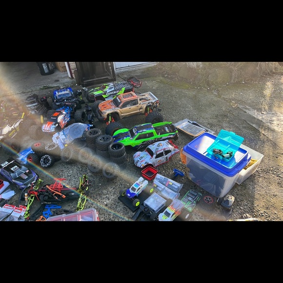 My collection of rc cars I hate to sell but n need of a new truck a real one - Picture 9 of 11
